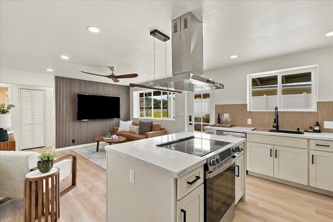 400 PALAMA DR