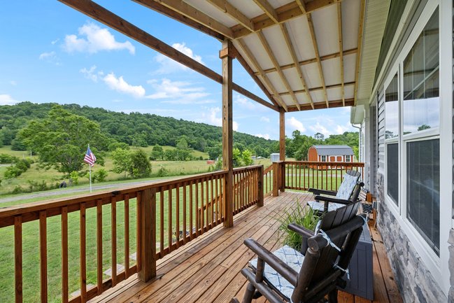 13 DUKE HOLLOW LN
