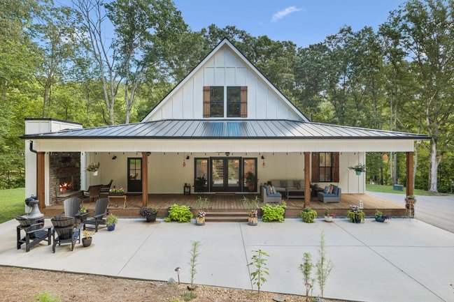 7469 SLEEPY HOLLOW RD