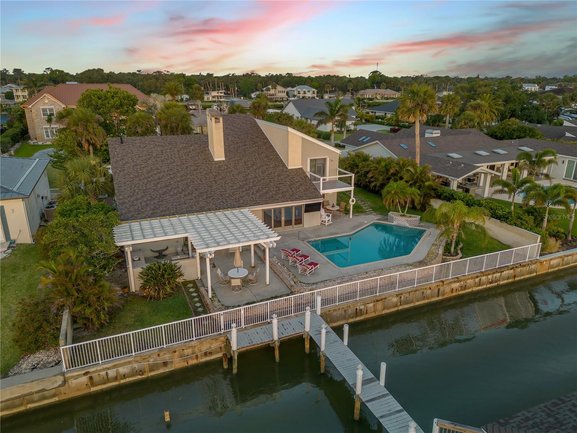 1219 COMMODORE DRIVE