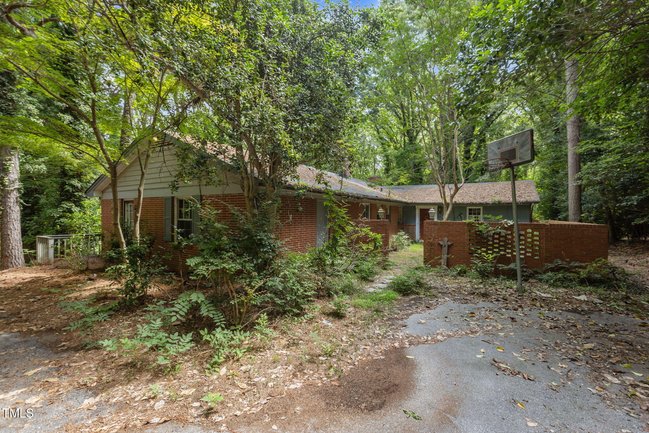 1409 TRAILWOOD DRIVE