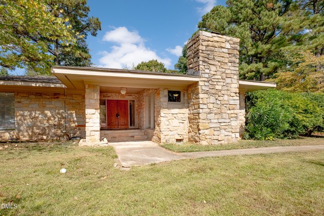 3300 EDGEMONT DRIVE